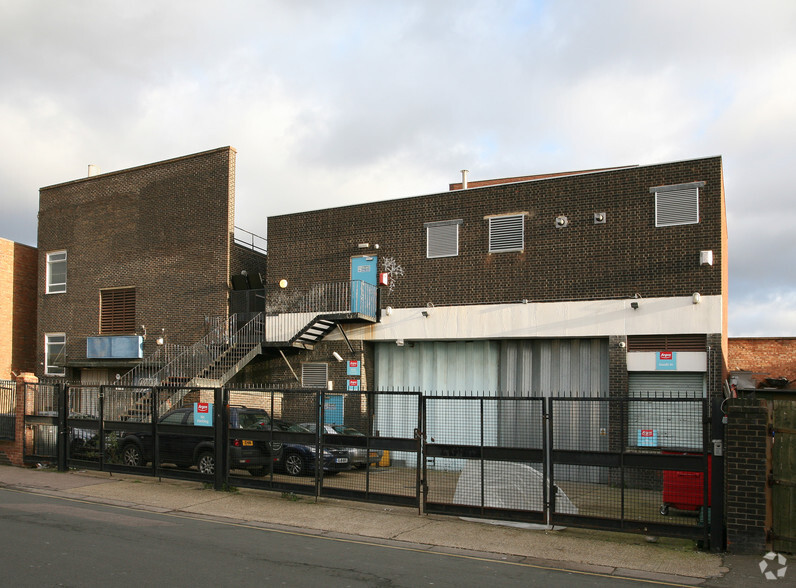 108-110 Rushey Green, London for rent - Building Photo - Image 2 of 3