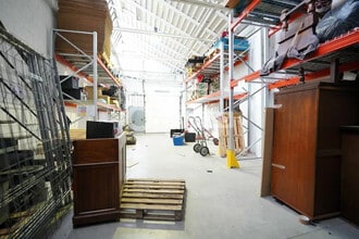 Light Industrial in Vénissieux to rent Interior Photo- Image 2 of 5