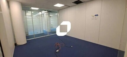 Office in Montreuil to rent Building Photo- Image 2 of 6