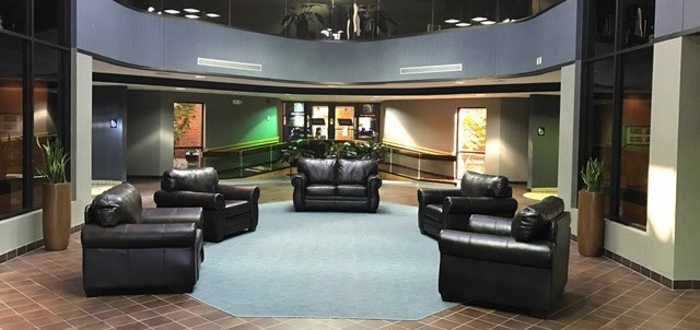 5150 N Port Washington Rd, Glendale, WI for rent - Lobby - Image 2 of 7