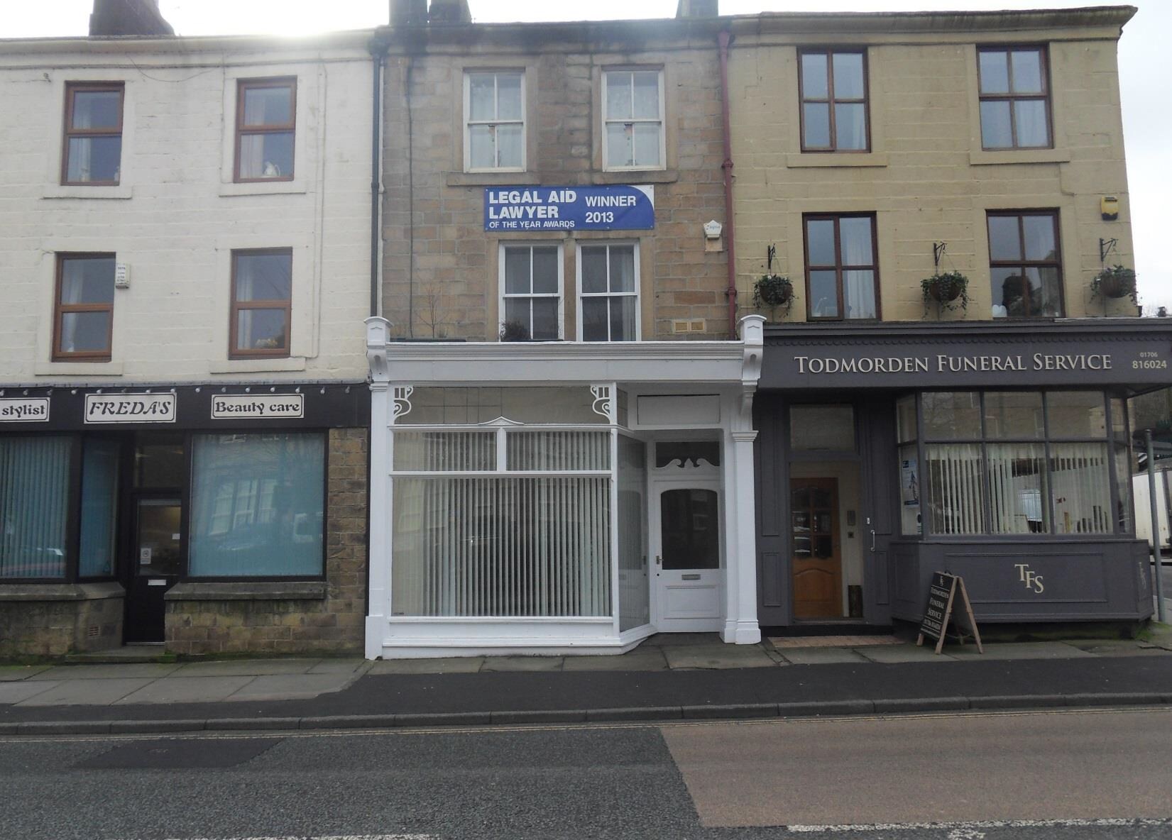 32 Halifax Rd, Todmorden for sale Primary Photo- Image 1 of 1