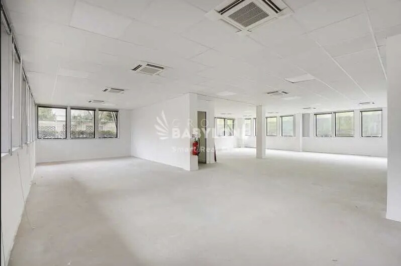 Office in Malakoff to rent Interior Photo- Image 1 of 10