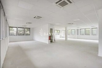 Office in Malakoff to rent Interior Photo- Image 1 of 10