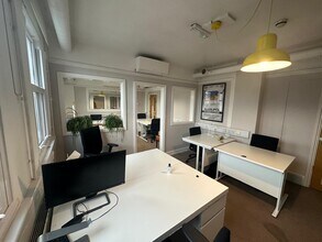 257-259 Pentonville Rd, London to rent Interior Photo- Image 2 of 8