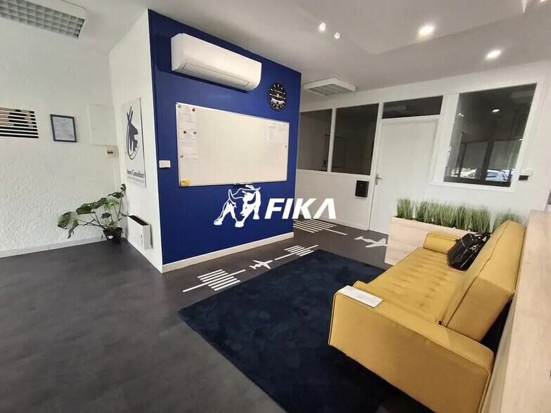 Office in Blagnac to rent - Lobby - Image 2 of 4