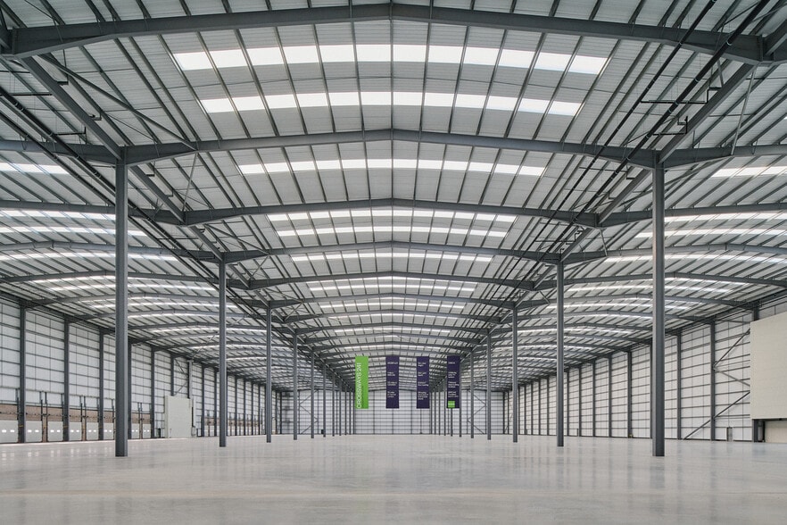 Clipper Blvd, Dartford to rent - Building Photo - Image 3 of 4