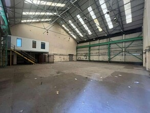 7-8 Curran Rd, Cardiff to rent Interior Photo- Image 2 of 4