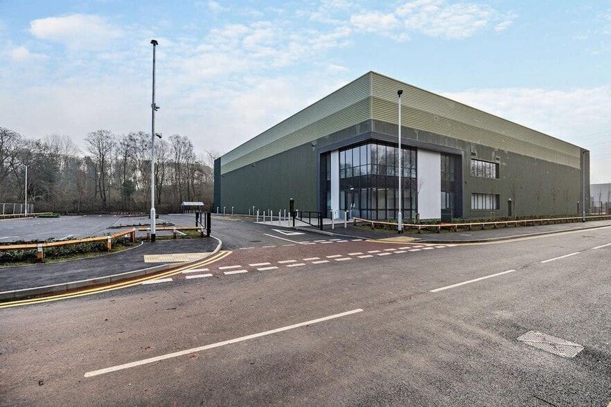 Tower, Yarnfield to rent - Building Photo - Image 2 of 16