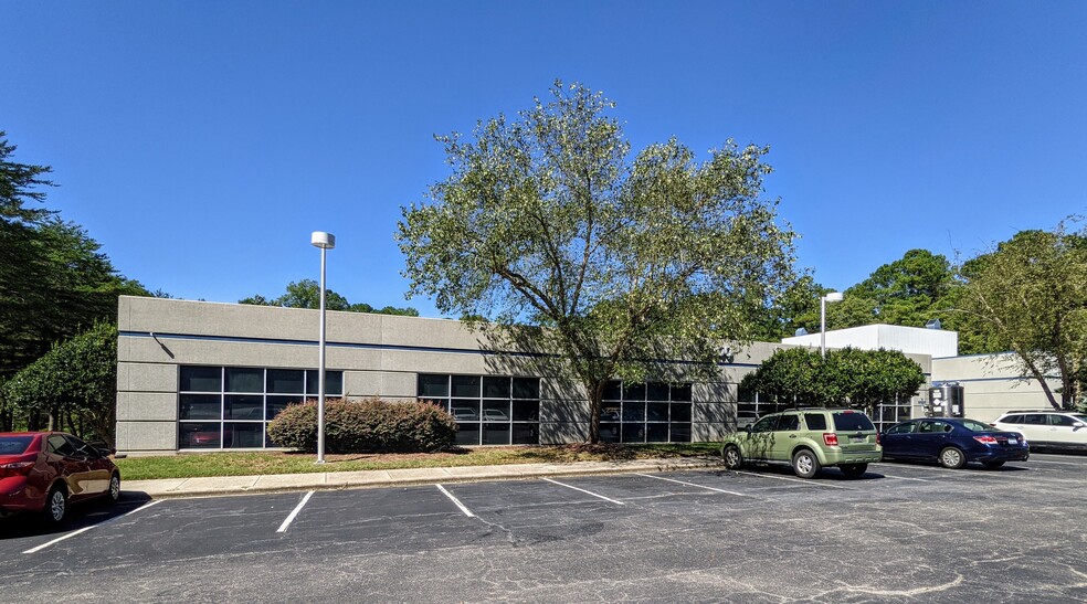 3300 Gateway Centre Blvd, Morrisville, NC for rent - Building Photo - Image 3 of 8