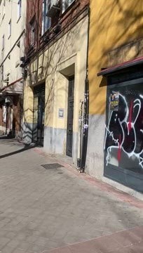 Retail in Madrid, Madrid to rent - Commercial Listing Video - Image 2 of 4