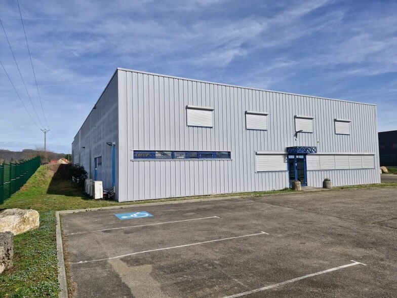 Light Industrial in Frontonas to rent - Building Photo - Image 2 of 4