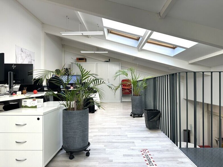 Office in Lyon to rent - Building Photo - Image 2 of 6