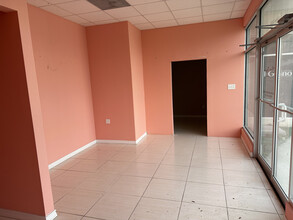 1328 S Jackson Rd, McAllen, TX for rent Interior Photo- Image 2 of 6