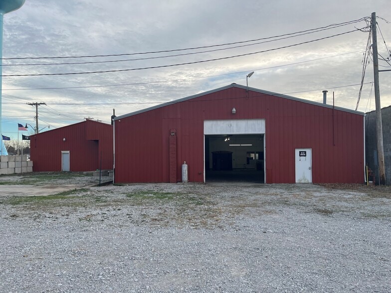 204 E Third St, Brookston, IN for rent - Building Photo - Image 2 of 11