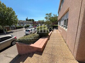 Office in Vitrolles to rent Building Photo- Image 2 of 3