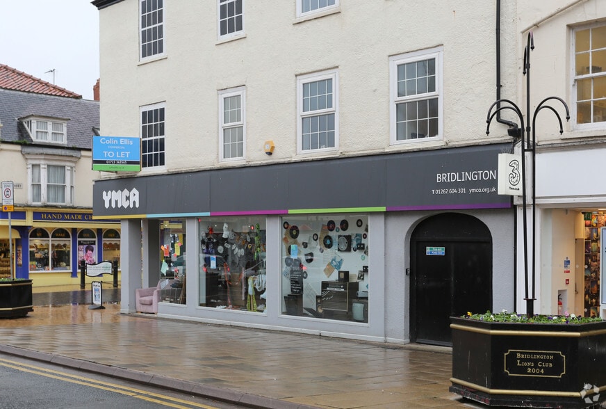53 King St, Bridlington to rent - Building Photo - Image 2 of 12