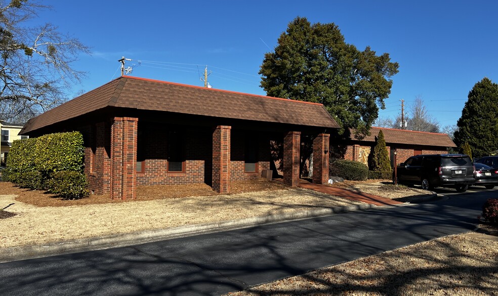 63 W Candler St, Winder, GA for rent - Primary Photo - Image 1 of 3