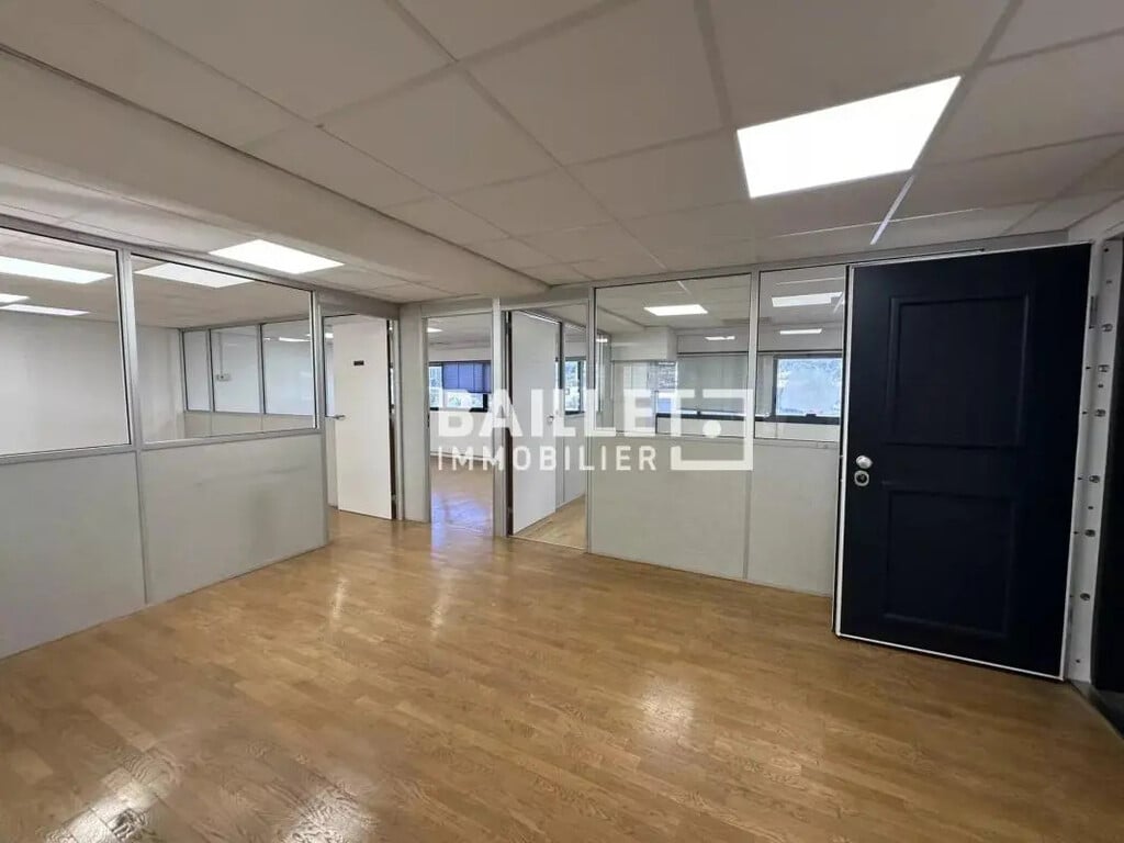 Vente Bureaux 128 m² - Photo 1