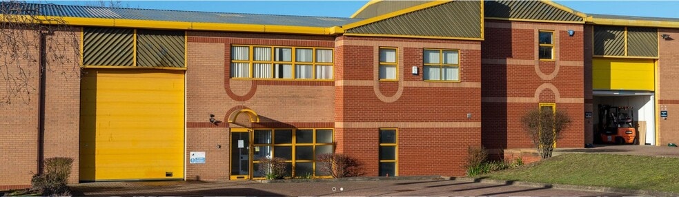 Spitfire Clos, Huntingdon to rent - Building Photo - Image 2 of 2