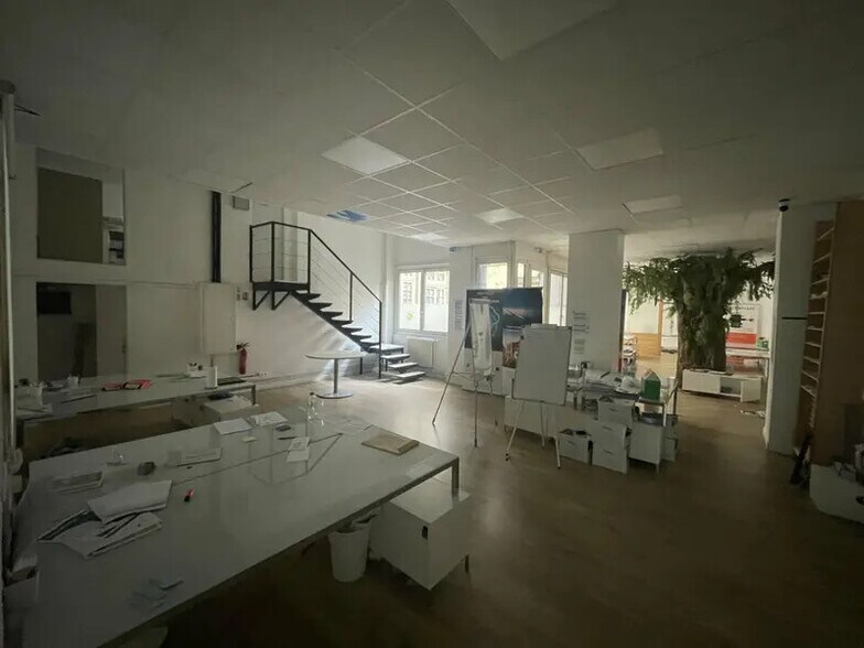 Build-to-Rent in Lyon for sale - Building Photo - Image 2 of 6
