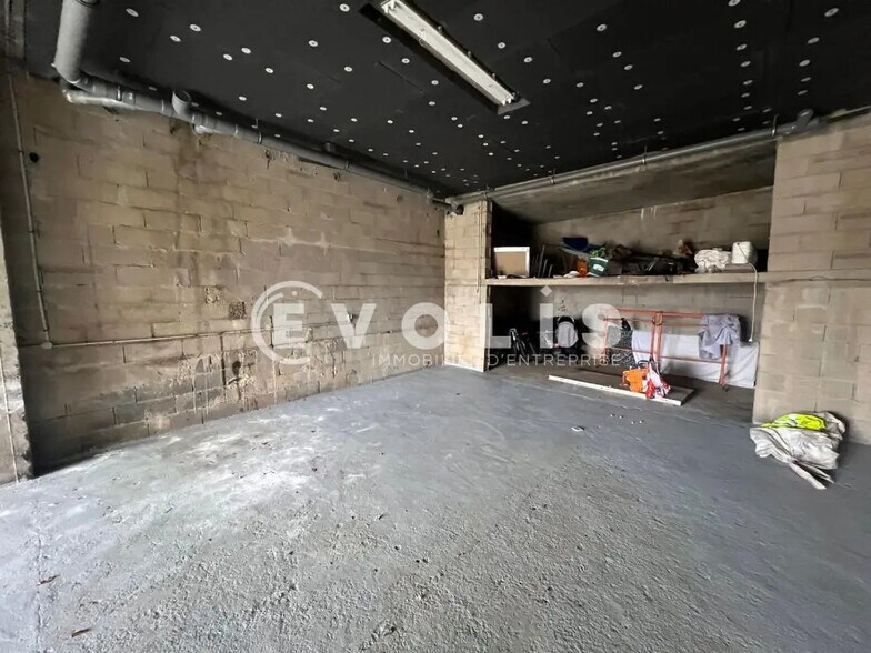 Light Industrial in Villeneuve-Saint-Georges to rent - Building Photo - Image 2 of 4