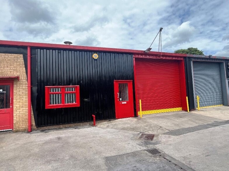 Leeds Rd, Shipley to rent - Building Photo - Image 1 of 1