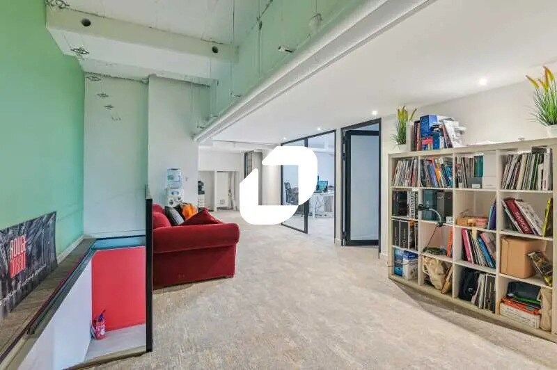 Office in Courbevoie to rent - Interior Photo - Image 3 of 14