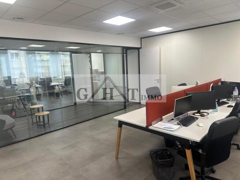 Office in Charenton-le-Pont to rent - Interior Photo - Image 2 of 2