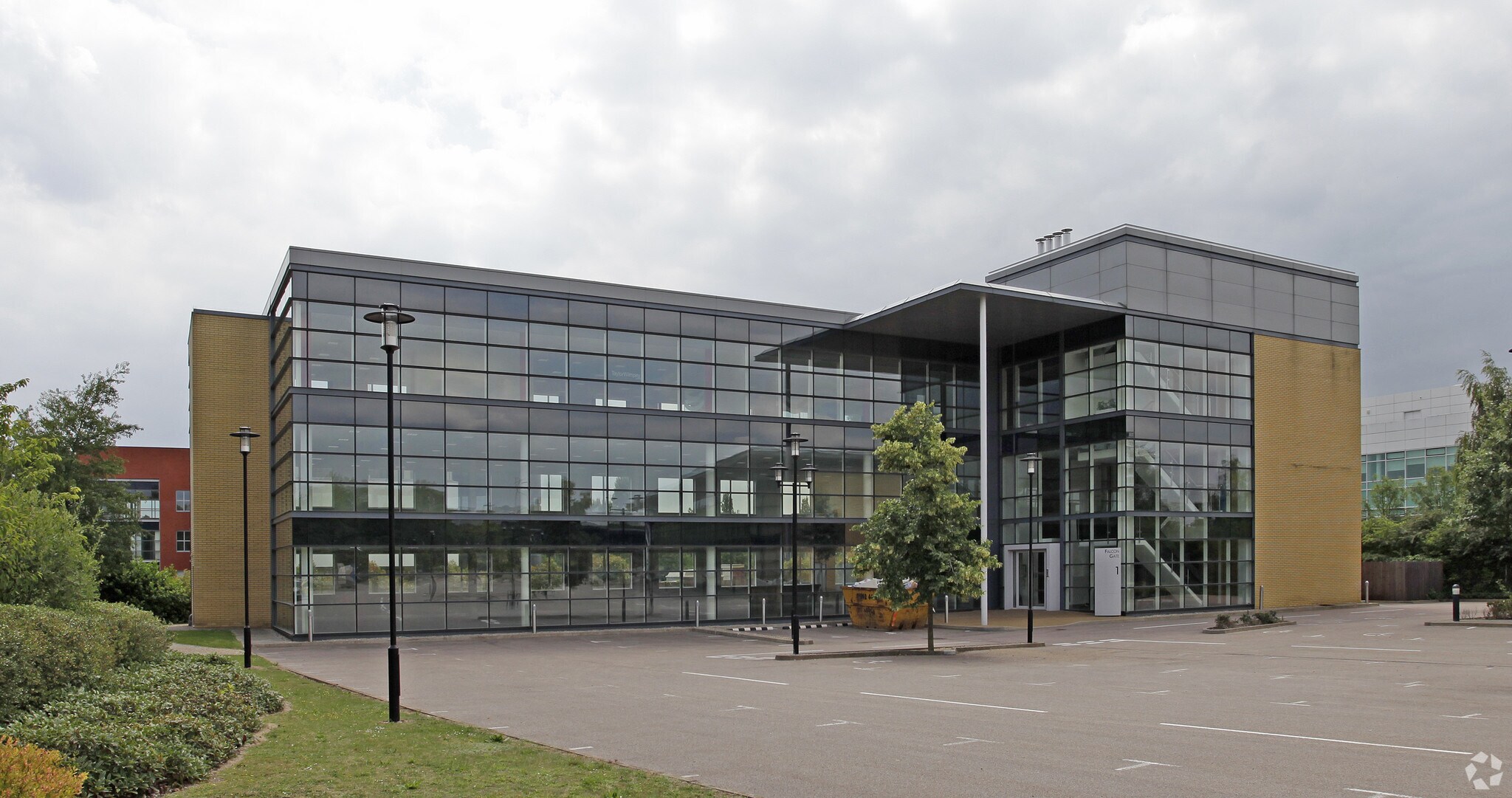 Falcon Way, Welwyn Garden City for sale Primary Photo- Image 1 of 1