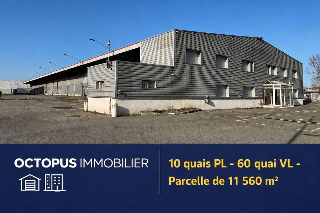 Location Entrepôt 2 720 m² - Photo 1