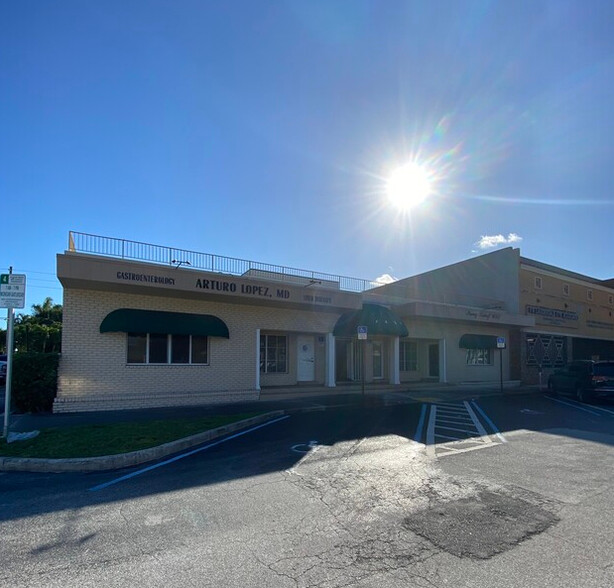 2480 E Commercial Blvd, Fort Lauderdale, FL for rent - Building Photo - Image 1 of 7