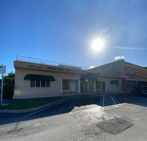 2480 E Commercial Blvd, Fort Lauderdale, FL for rent Building Photo- Image 1 of 8