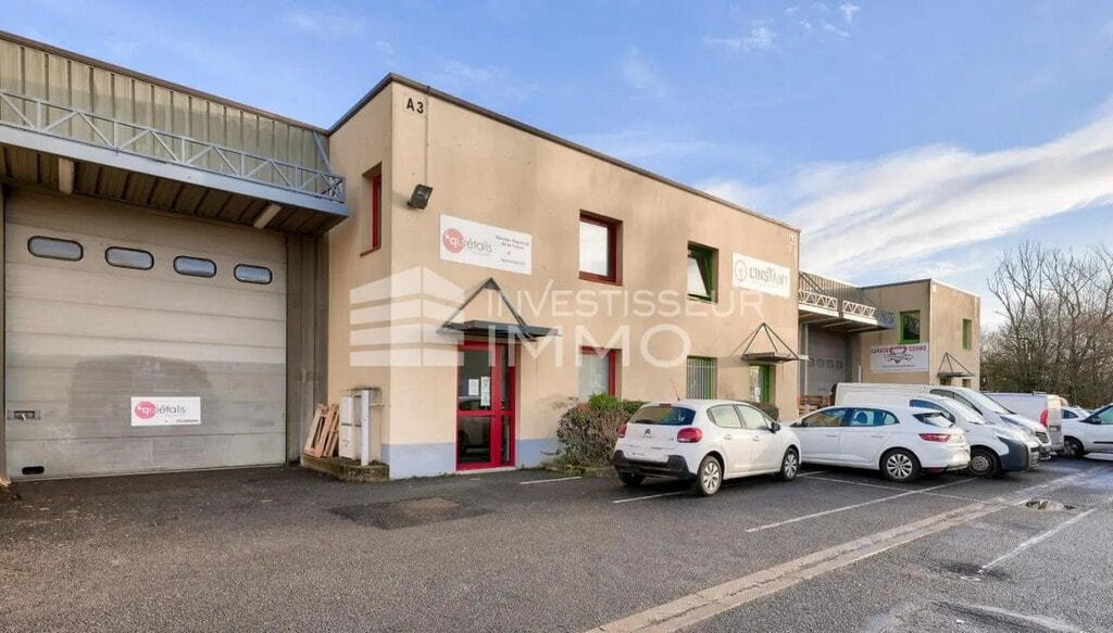 Location Local d'activités 250 m² à 389 m² - Photo 1