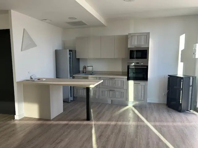 14 Rue Du Bas Taulet, Pélissanne for sale - Building Photo - Image 3 of 5