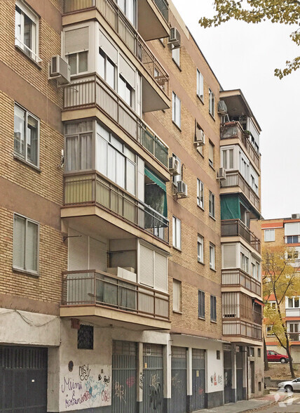 Calle Julia García Boután, 3 posterior, Madrid, Madrid for rent - Building Photo - Image 2 of 2