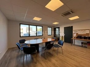 Light Industrial in Saint-Fons to rent Interior Photo- Image 2 of 4