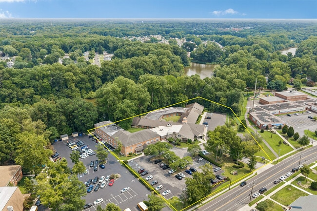 More details for 190 N Evergreen Ave, Woodbury, NJ - Office for Auction