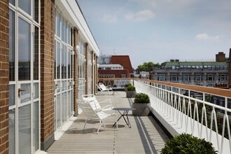 43 Whitfield St, London to rent Interior Photo- Image 1 of 5