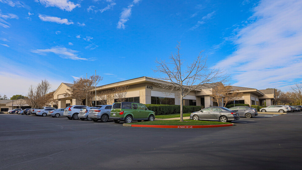 435-445 Devlin Rd, Napa, CA for rent - Building Photo - Image 1 of 13