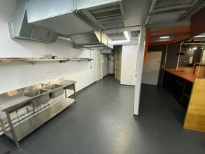 Lifton Place Place, Leeds to rent Interior Photo- Image 1 of 6