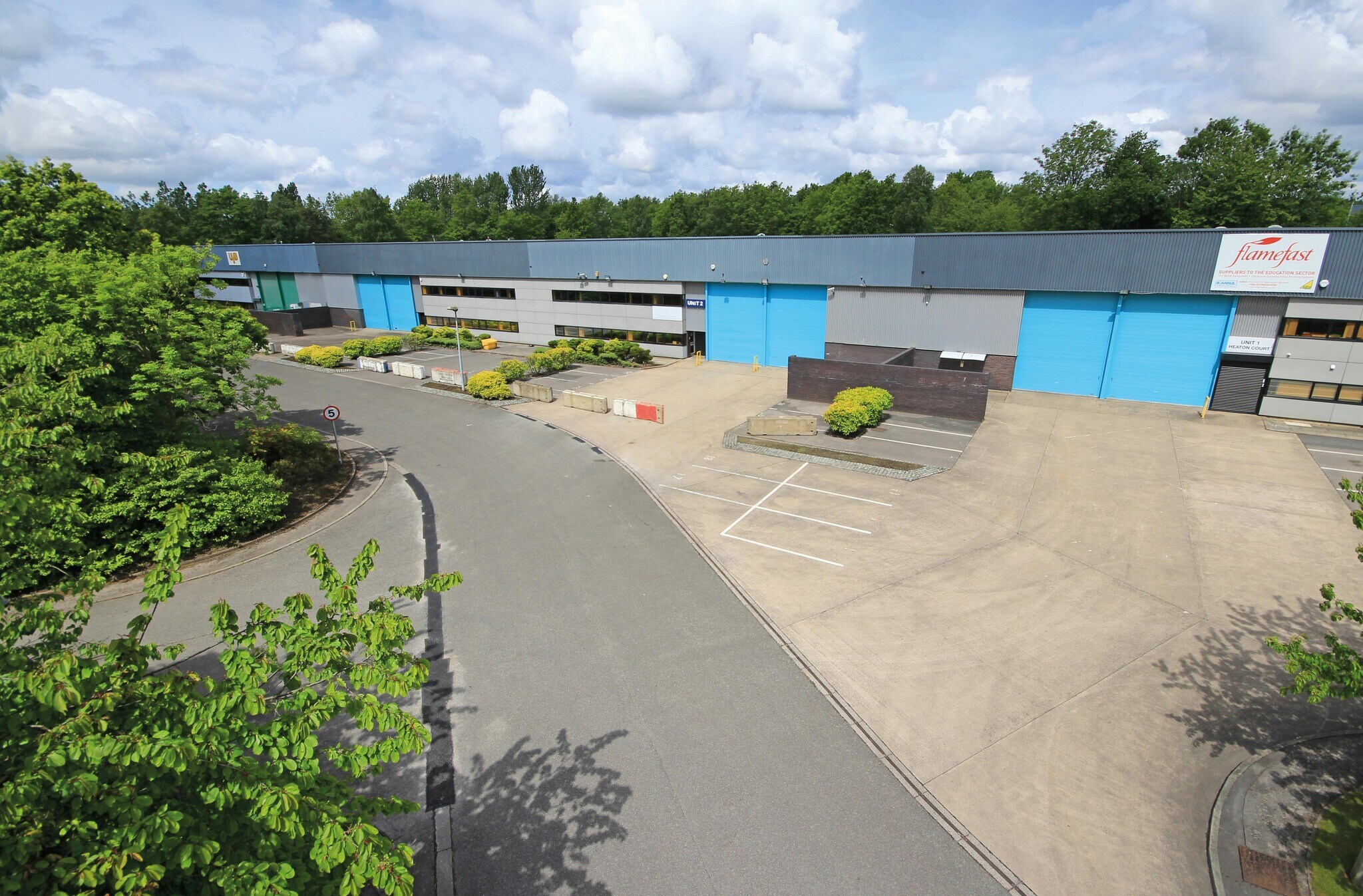 Heaton Ct, Warrington to rent Building Photo- Image 1 of 8