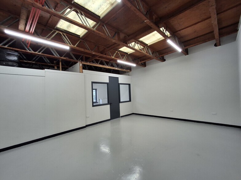 6-8 Waverley St, Bathgate to rent - Building Photo - Image 2 of 4