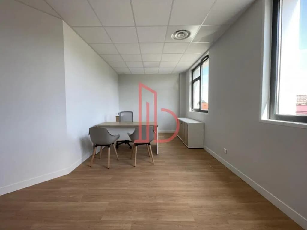 Location Bureaux 70 m² à 1 240 m² - Photo 1