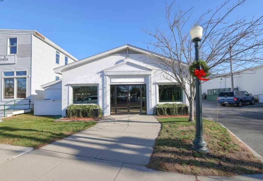 40 W Main St, Southampton, NY for sale - Building Photo - Image 1 of 1