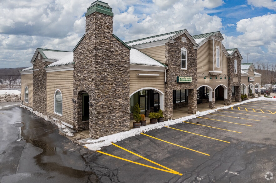 11 George's Fld, Hinsdale, NH to rent - Building Photo - Image 2 of 15