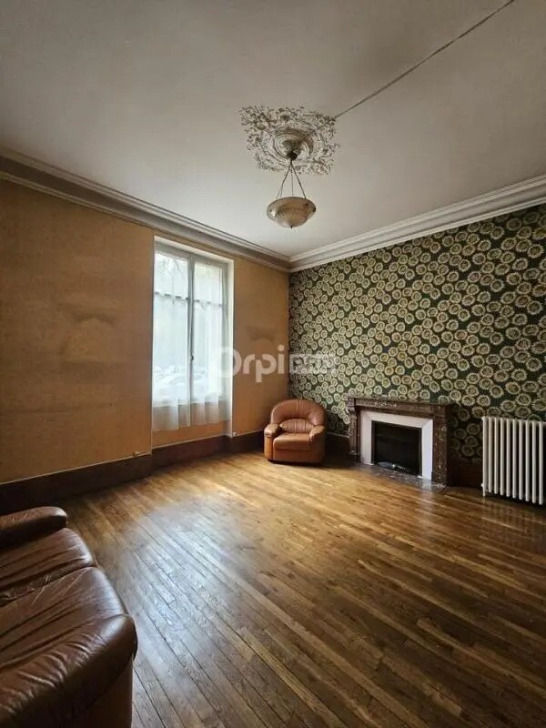 4 Place Auguste Dubois, Dijon to rent Building Photo- Image 1 of 4