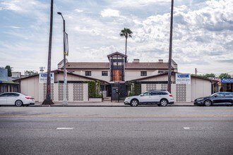 1324-1332 N Avalon Blvd, Wilmington, CA for rent Building Photo- Image 1 of 13