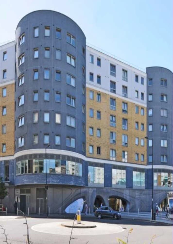 2 Station Ct, London to rent Building Photo- Image 1 of 11