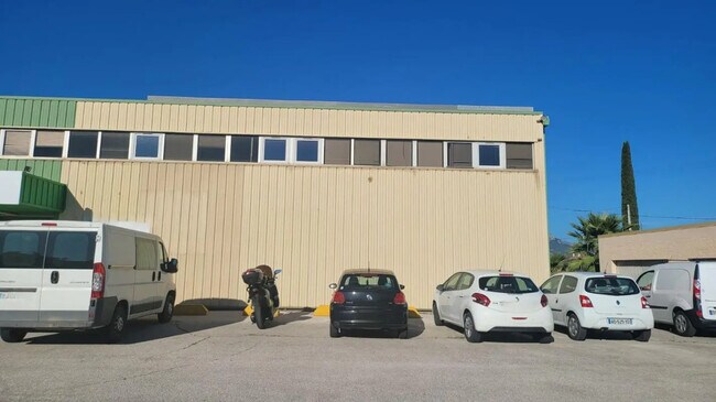 Location Bureaux 210 m²