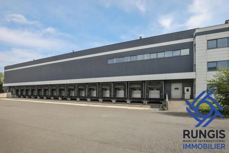 Industrial in Chilly-Mazarin to rent - Building Photo - Image 2 of 3